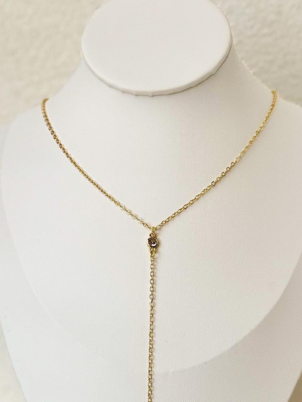 The line necklace