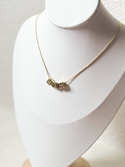 MOM necklace