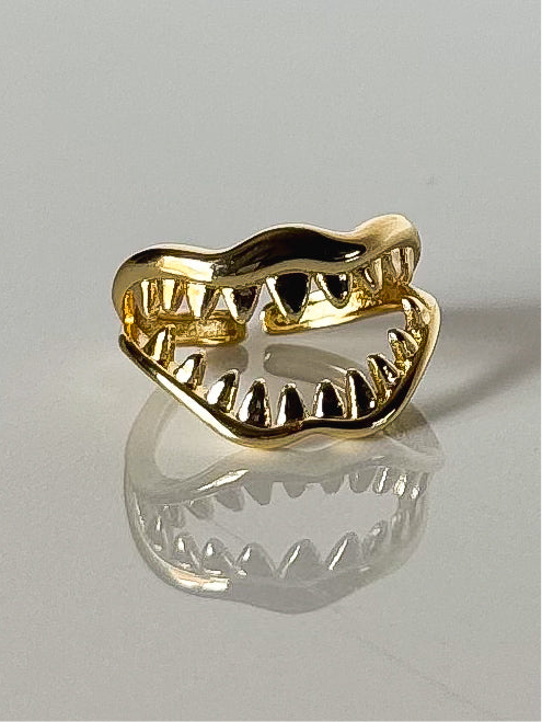 Wild bite ring