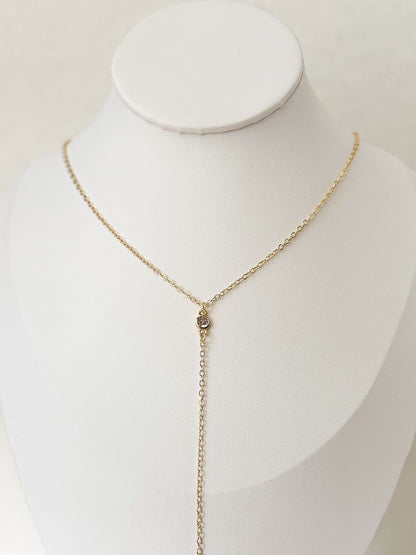 The line necklace