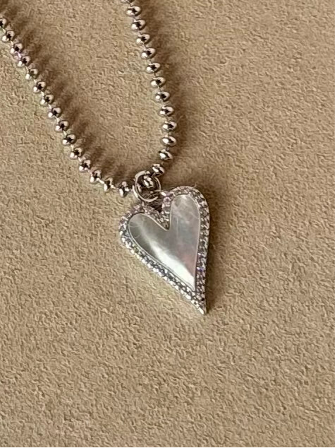 Pearlescent heart necklace