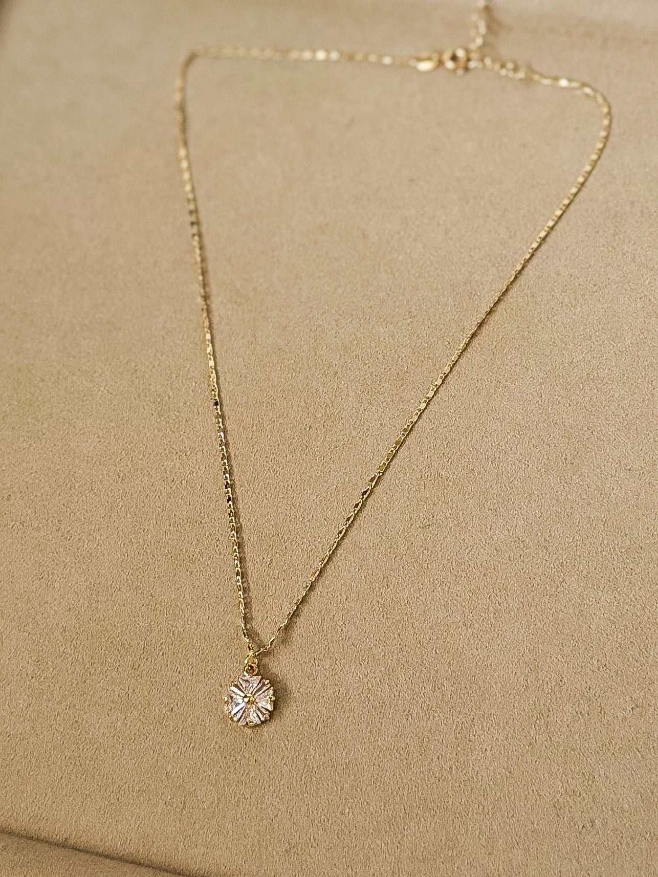 Soft glow necklace