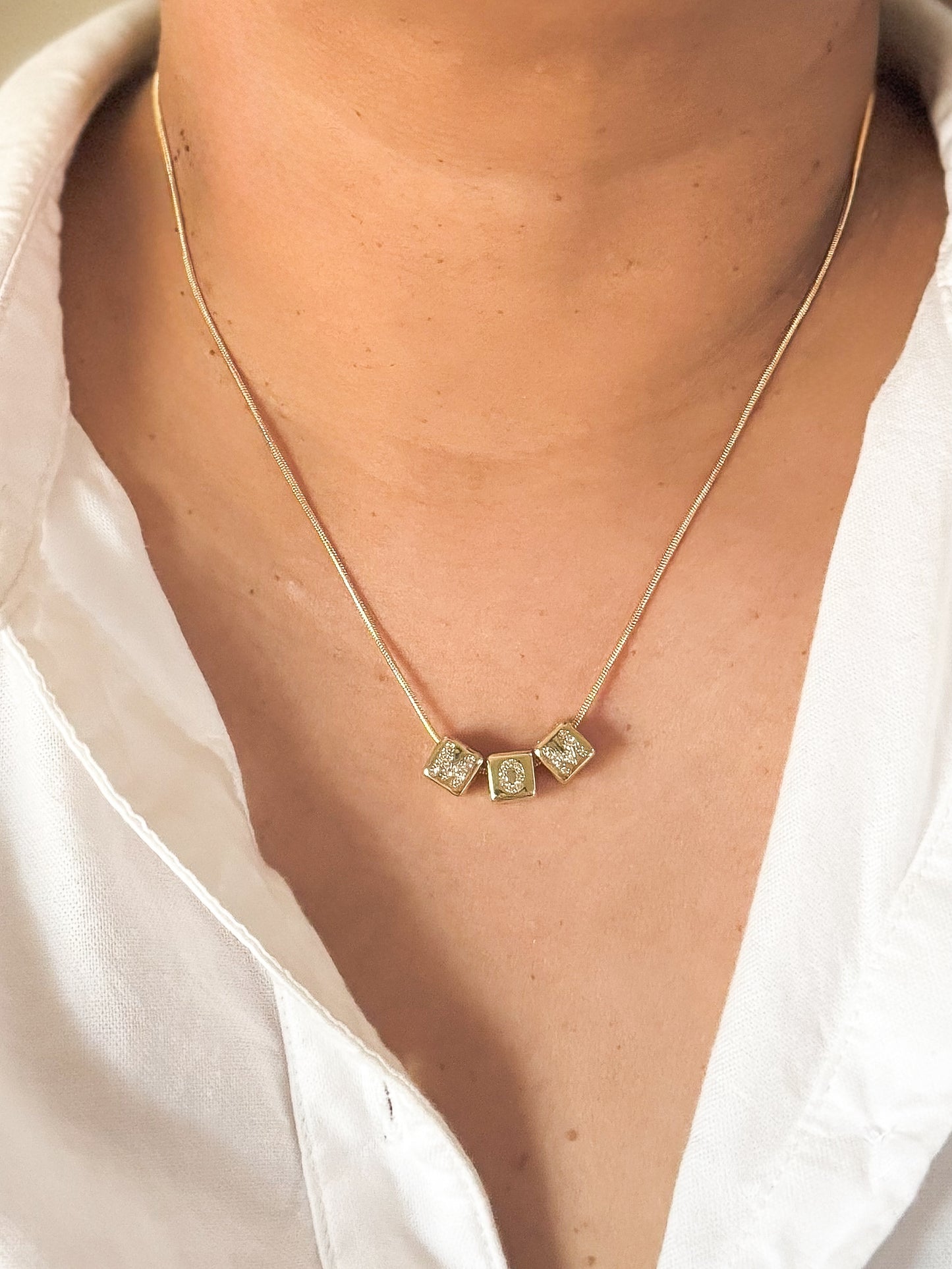 MOM necklace