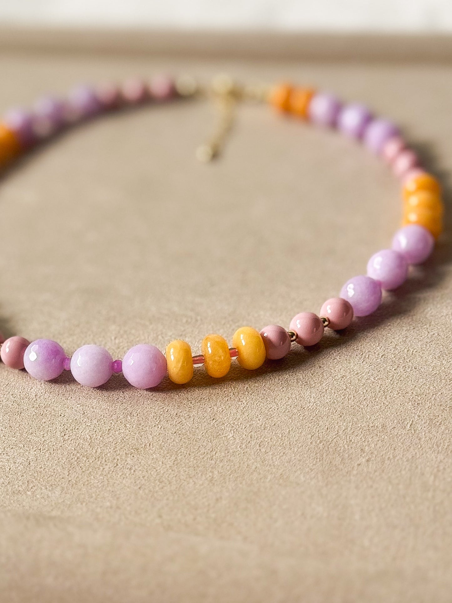 Color theory necklace