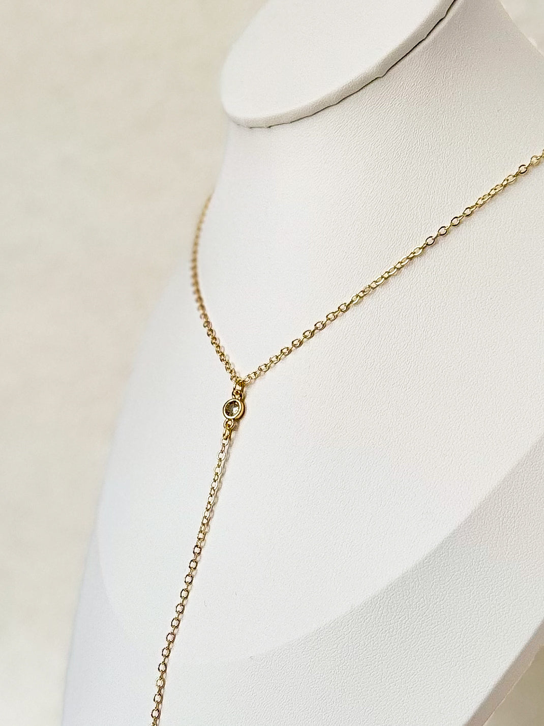 The line necklace