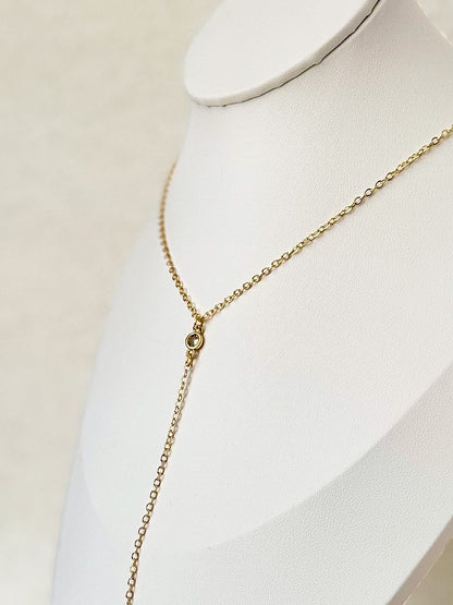 The line necklace