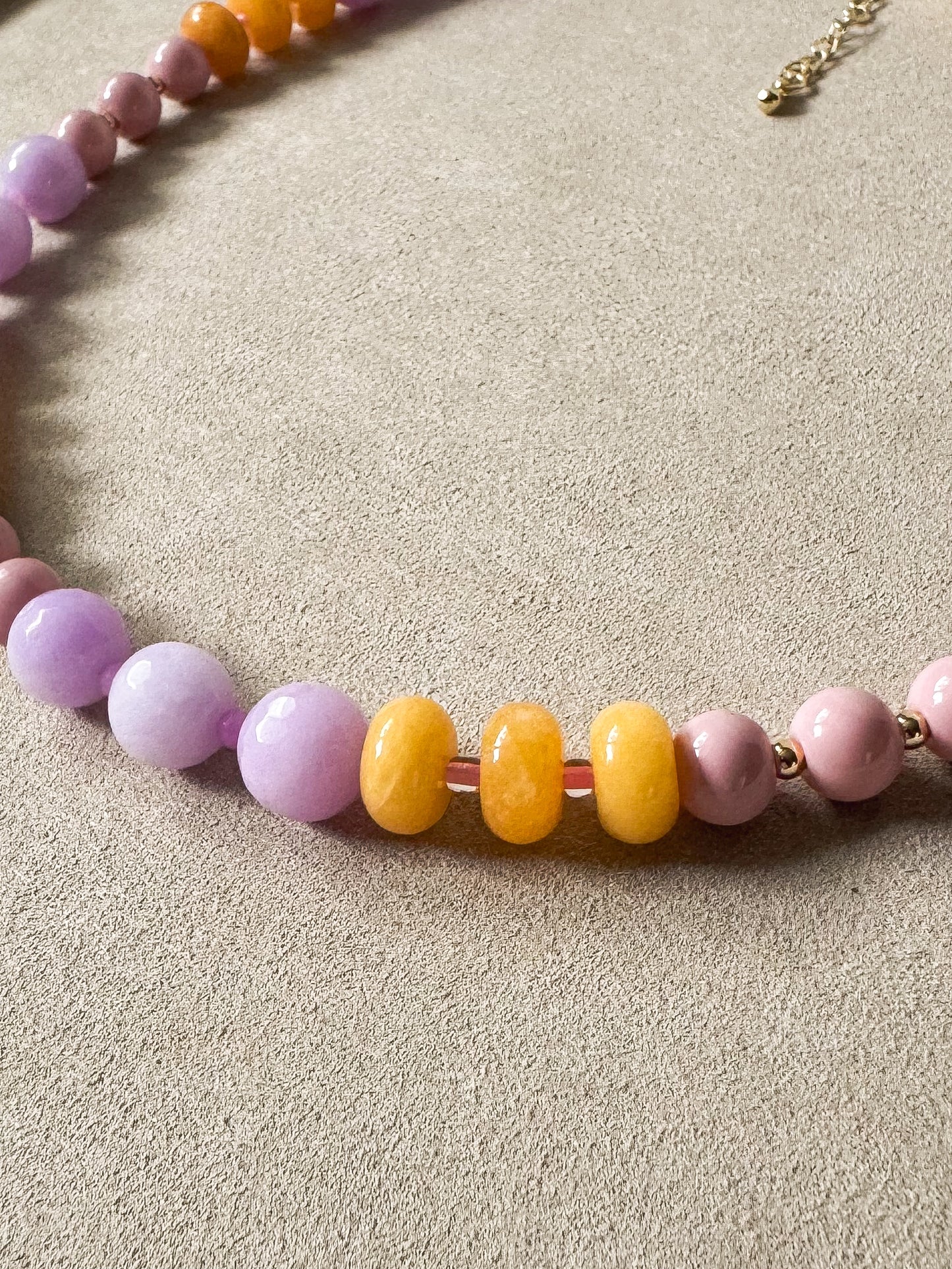 Color theory necklace