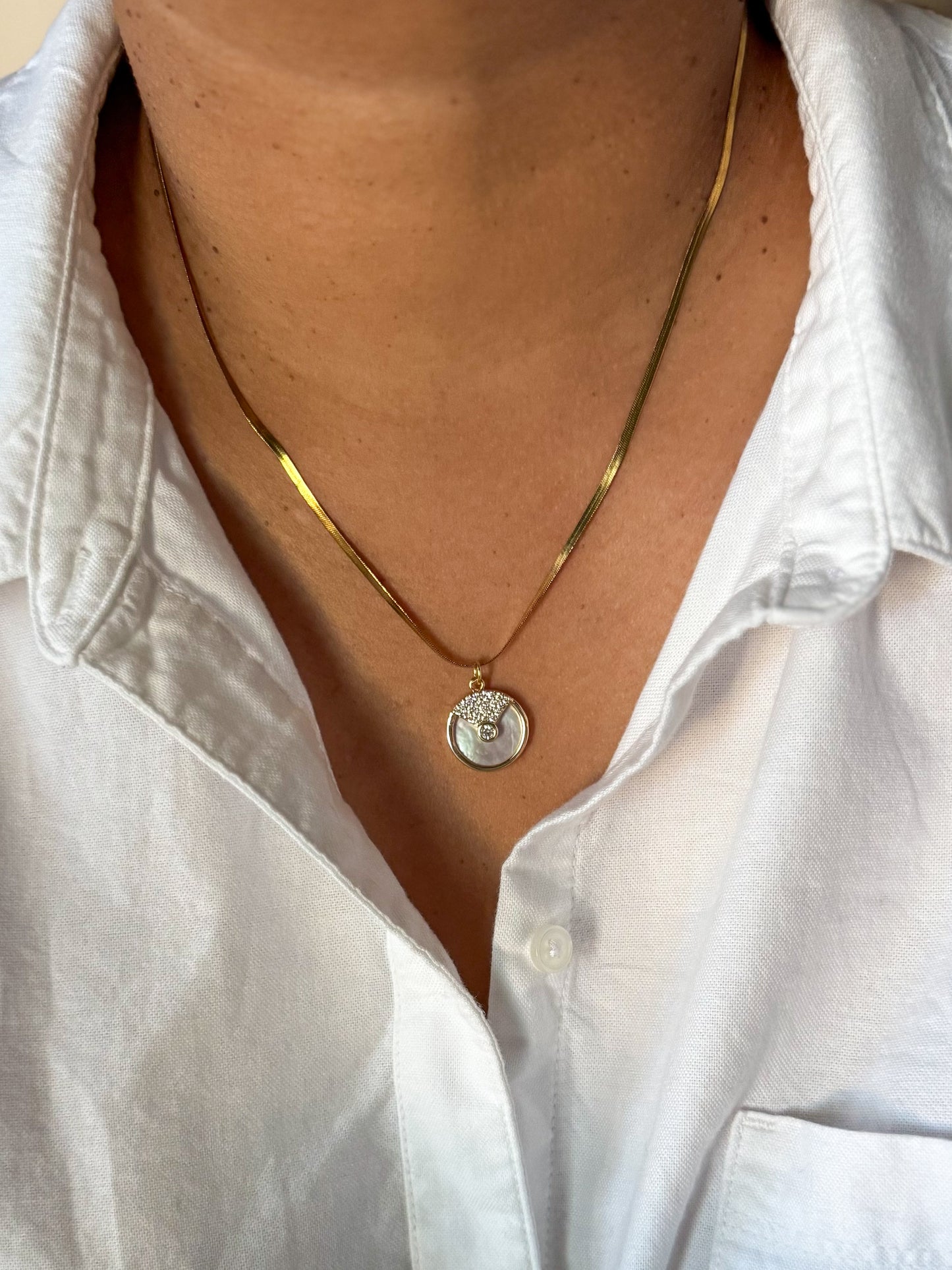 Dial pendant necklace