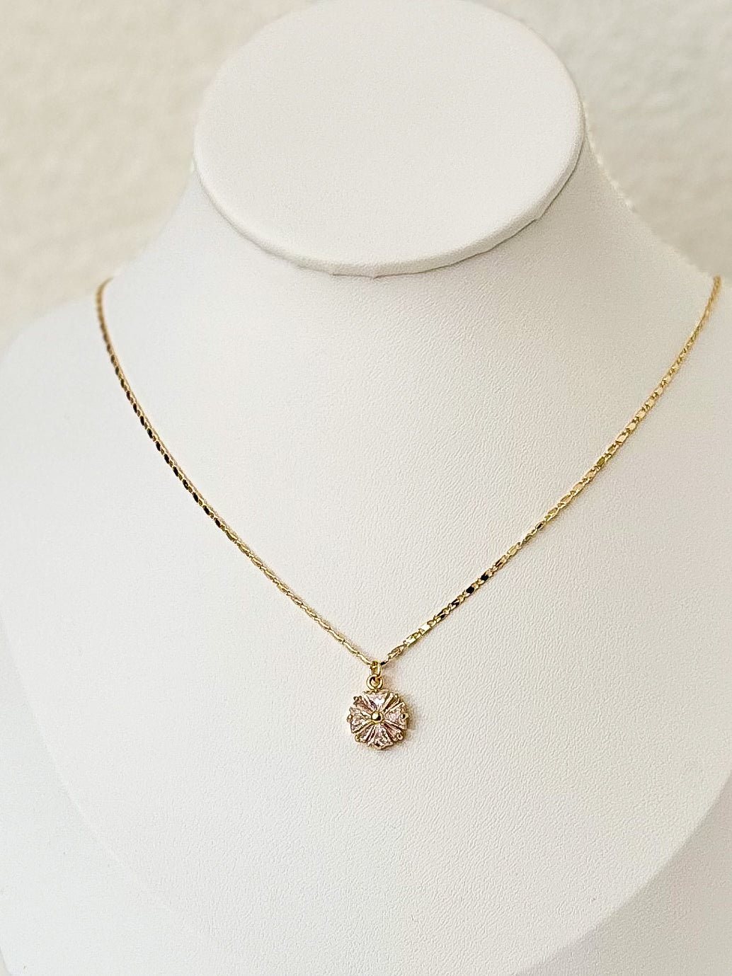 Soft glow necklace