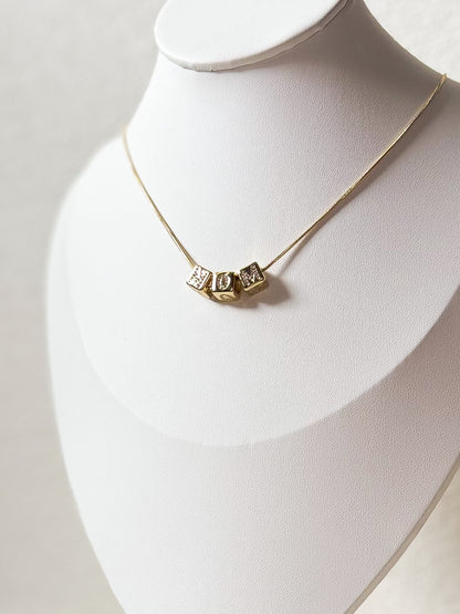 MOM necklace