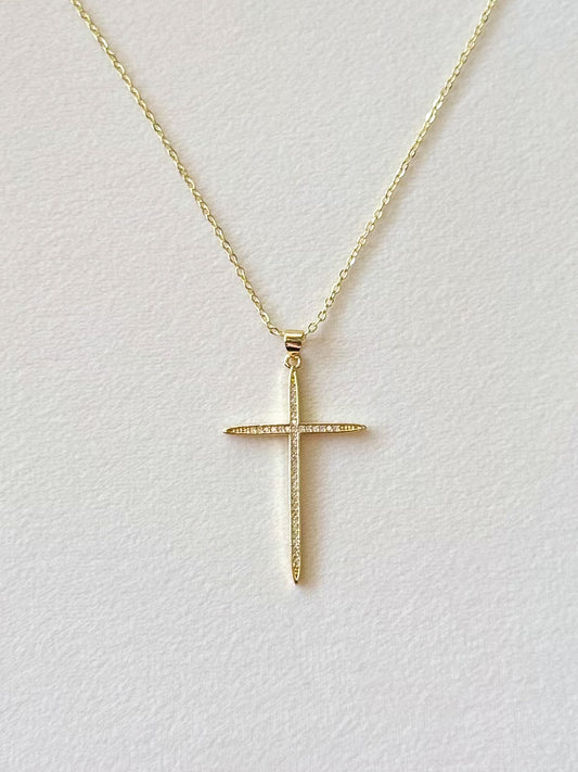 Elegant cross necklace