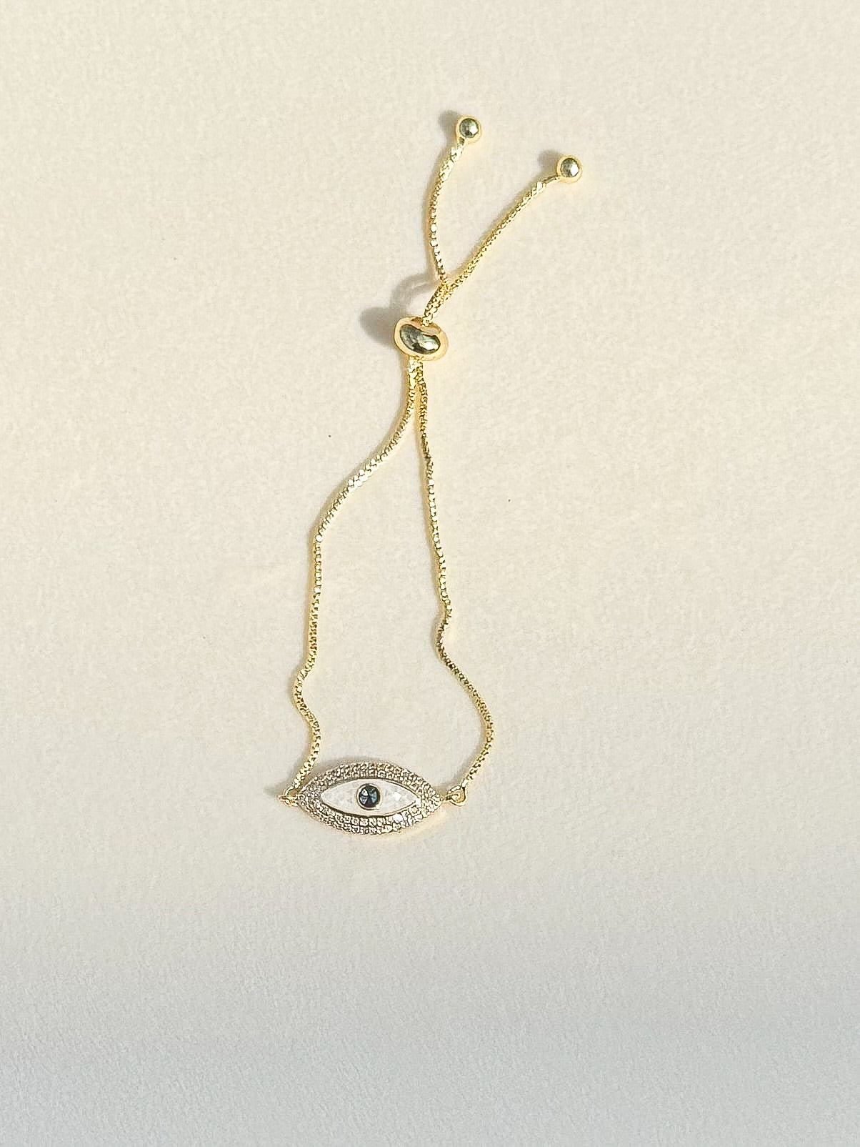Mother of pearl eye bracelet