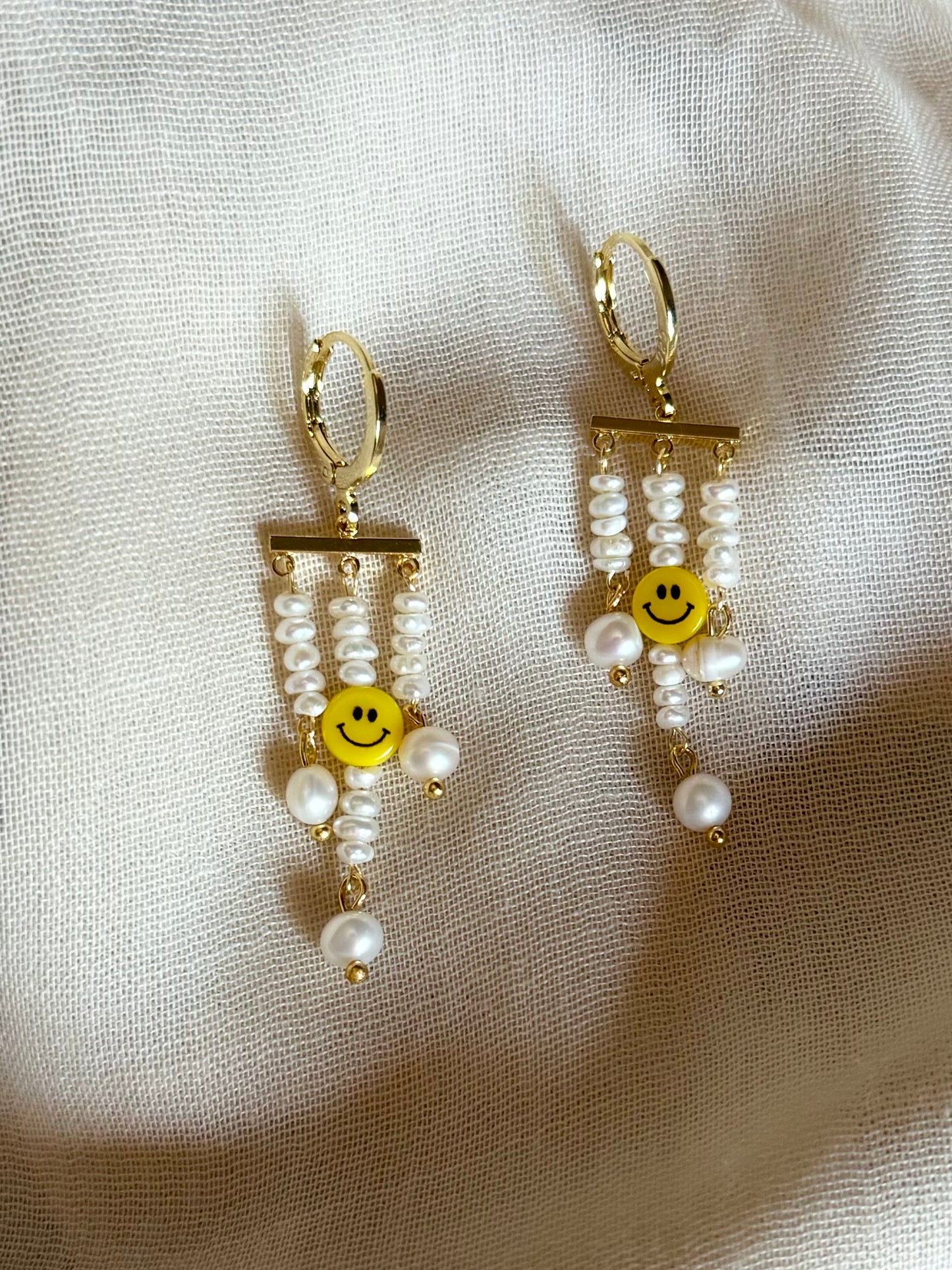 Sunshine smile pearl earrings