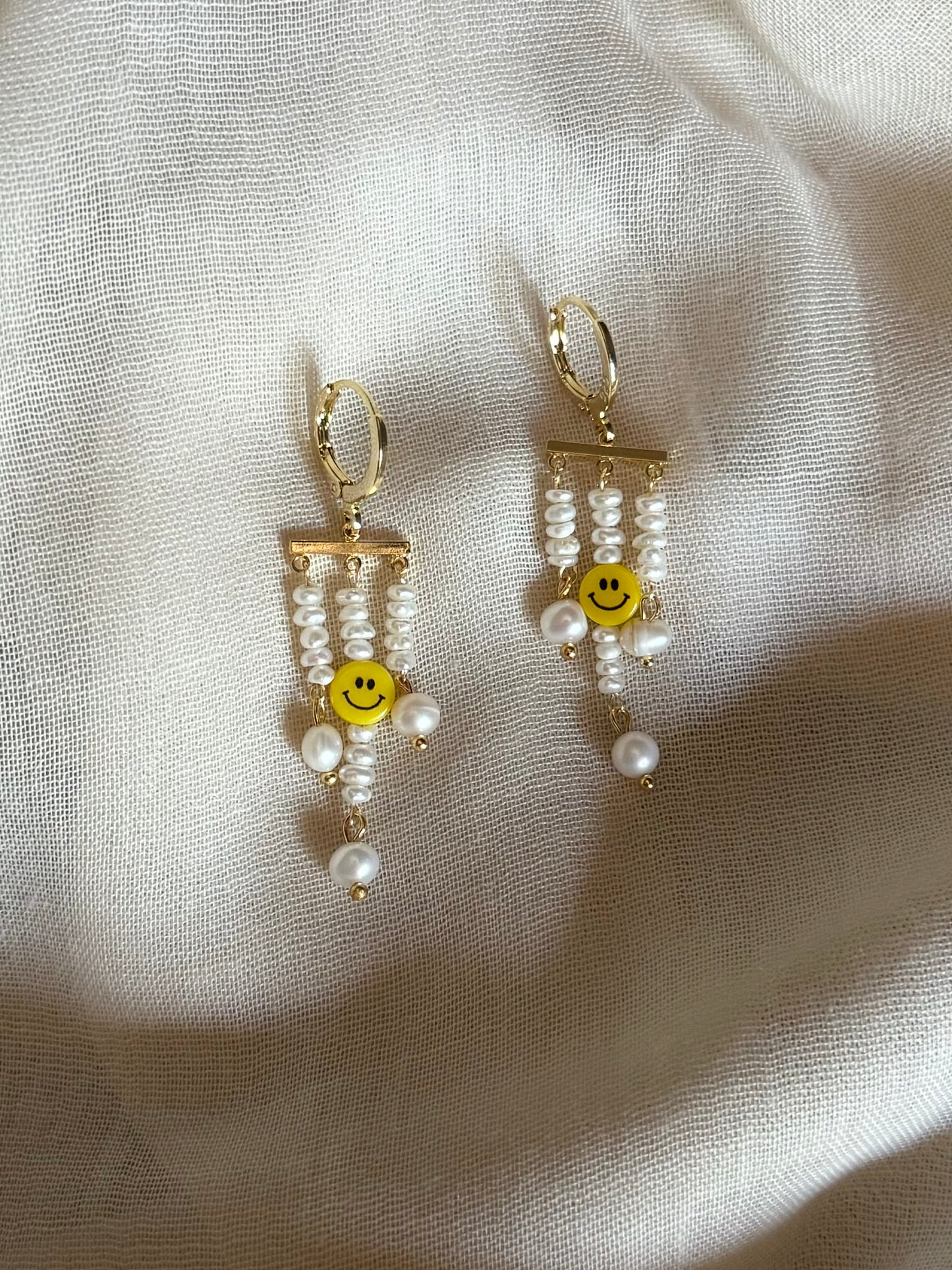 Sunshine smile pearl earrings