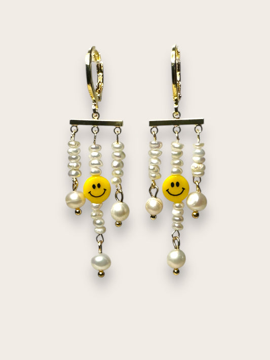 Sunshine smile pearl earrings